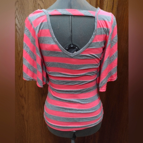 Flare Arm Shirt Size Small - Picture 2 of 2